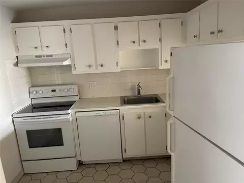 1005 Country Club Dr #205, Margate, FL 33063