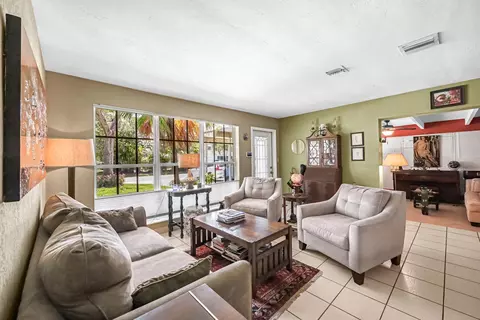 801 NW 26th St, Wilton Manors, FL 33311