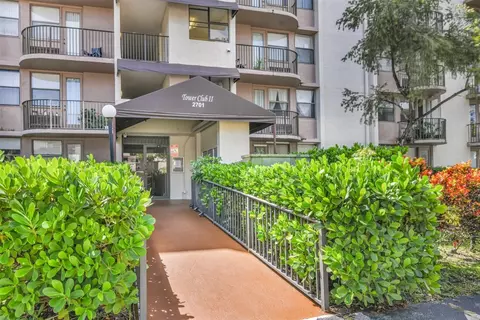 2701 Riverside Dr #305-B, Coral Springs, FL 33065