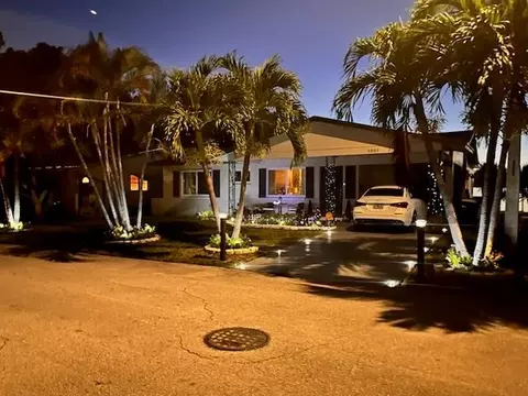 5907 NW 74th Ave, Tamarac, FL 33321