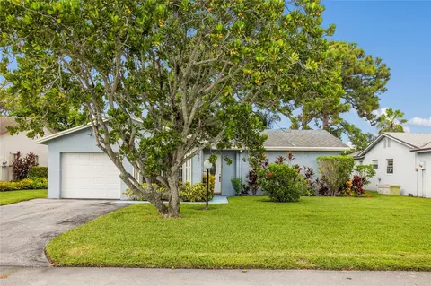 6301 Silver Moon Ln, Greenacres, FL 33463