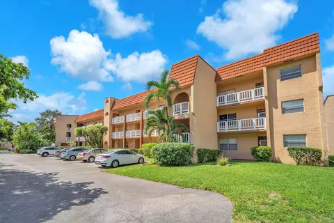 9301 Sunrise Lakes Blvd #207, Sunrise, FL 33322