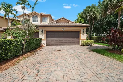 816 W W Vlg #1, Davie, FL 33325