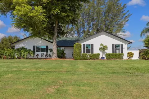 825 Whippoorwill, West Palm Beach, FL 33411