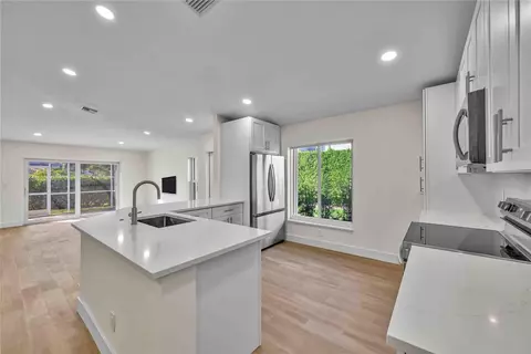 11766 NW 57th St, Coral Springs, FL 33076