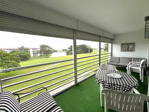 2902 Victoria Cir #E-3, Coconut Creek, FL 33066