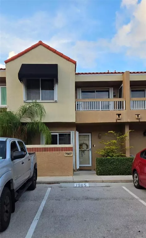 7907 NW 7th, Plantation, FL 33324