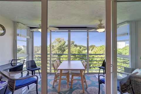 535 Oaks Dr #506, Pompano Beach, FL 33069