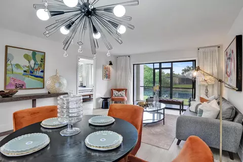 10442 Sunrise Lakes Blvd #111, Sunrise, FL 33322