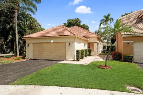 2687 Oak Park, Davie, FL 33328