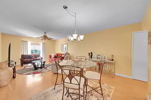 3475 Broken Woods Dr #401, Coral Springs, FL 33065