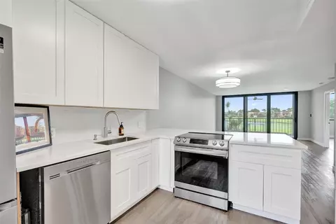 4539 Luxemburg Ct #201, Lake Worth, FL 33467