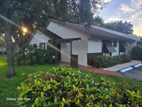 1581 NW 98th, Pembroke Pines, FL 33024