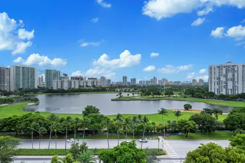 3625 N Country Club Dr #1208, Aventura, FL 33180