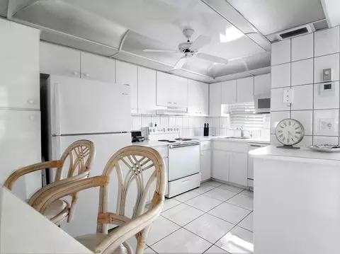 381 S Hollybrookdrive #204, Pembroke Pines, FL 33025