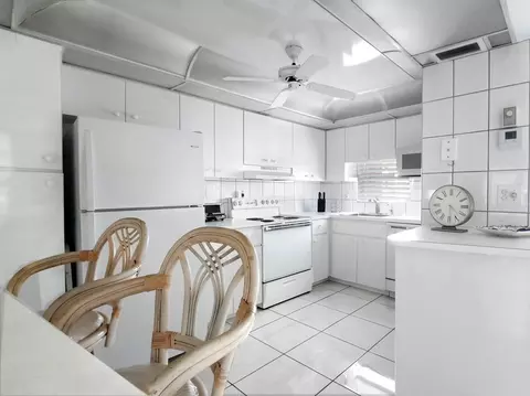 381 S Hollybrookdrive #204, Pembroke Pines, FL 33025