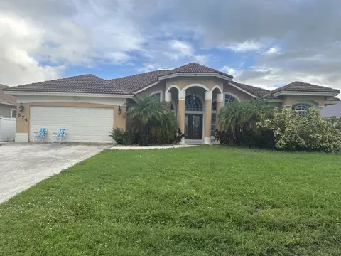 874 SW Mccracken Ave, Port Saint Lucie, FL 34953