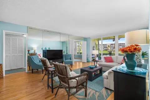 4009 N Cypress #104, Pompano Beach, FL 33069