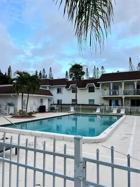 708 SE 2nd Ave #428, Deerfield Beach, FL 33441