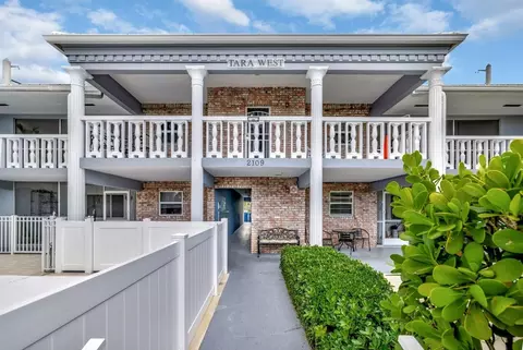 2109 NE 68th #203, Fort Lauderdale, FL 33308