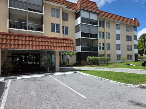 4152 Inverrary Dr #310, Lauderhill, FL 33319