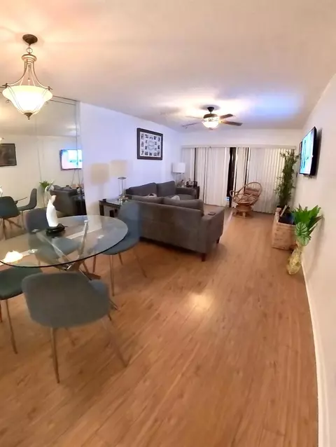 2161 W Woolbright Rd #M202, Boynton Beach, FL 33426