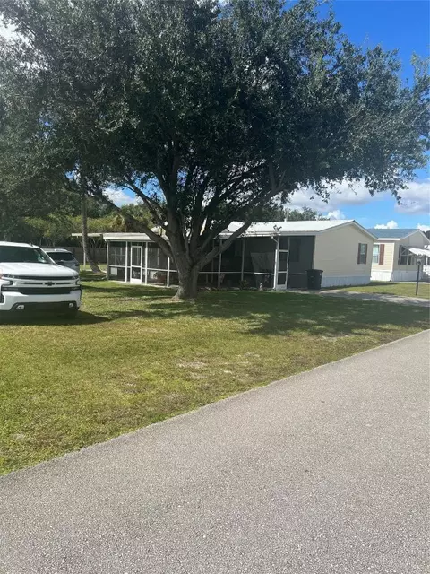 913 Yacht Club Way, Moore Haven, FL 33471
