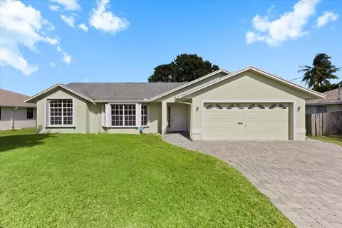 2923 SE Bella, Port Saint Lucie, FL 34984