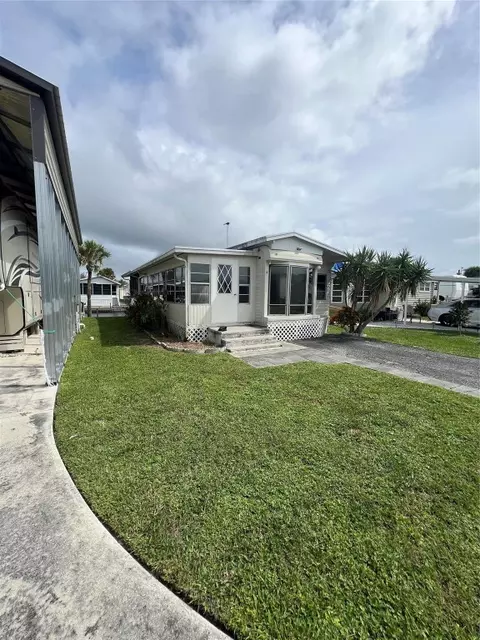 10 Shell Rd, Okeechobee, FL 34974 photo 2