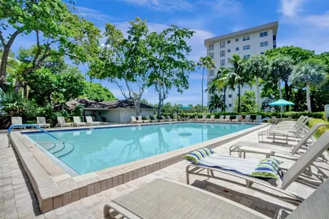 3250 N Palm Aire #607, Pompano Beach, FL 33069