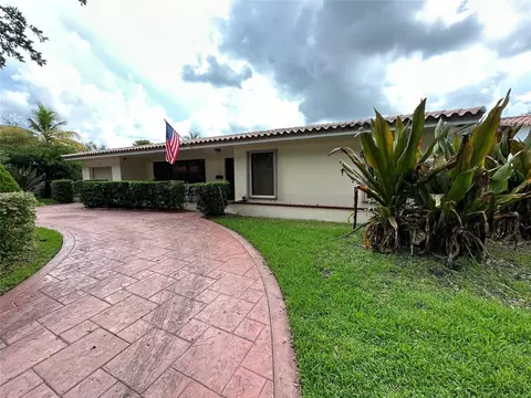 6873 Loch Ness, Miami Lakes, FL 33014