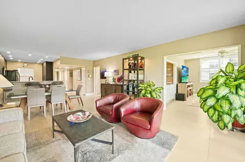 555 Oaks #112, Pompano Beach, FL 33069