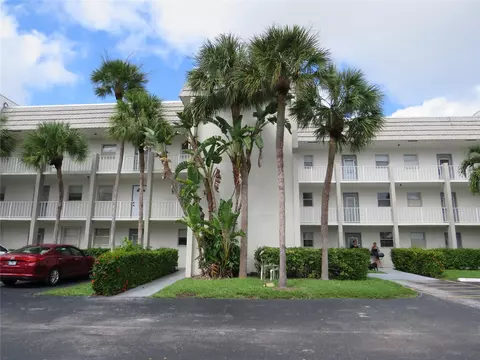 8460 Sunrise Lakes Blvd #307, Sunrise, FL 33322