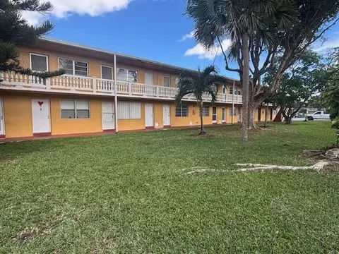 115 NE 202 Ter #M-21, Miami, FL 33179