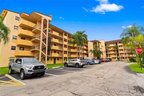 3955 N Nob Hl #307, Sunrise, FL 33351