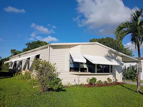 3353 Lake Overlook Pl, Lantana, FL 33462