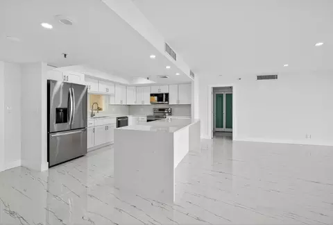 2480 Presidential Way #902, West Palm Beach, FL 33401