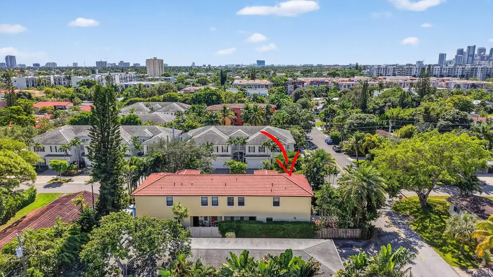 View/Area - 1747 NE 12th St #1747, Fort Lauderdale, FL 33304 photo 4 of 6