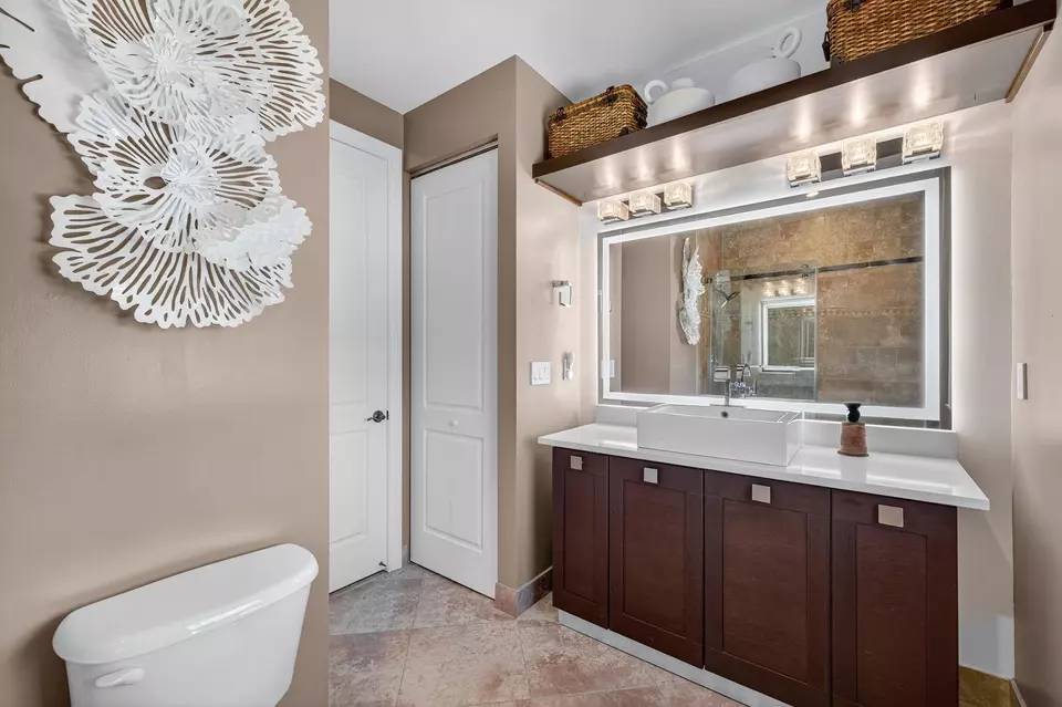 Bath - 1747 NE 12th St #1747, Fort Lauderdale, FL 33304 photo 7 of 7