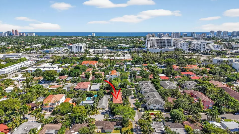 View/Area - 1747 NE 12th St #1747, Fort Lauderdale, FL 33304 photo 2 of 6