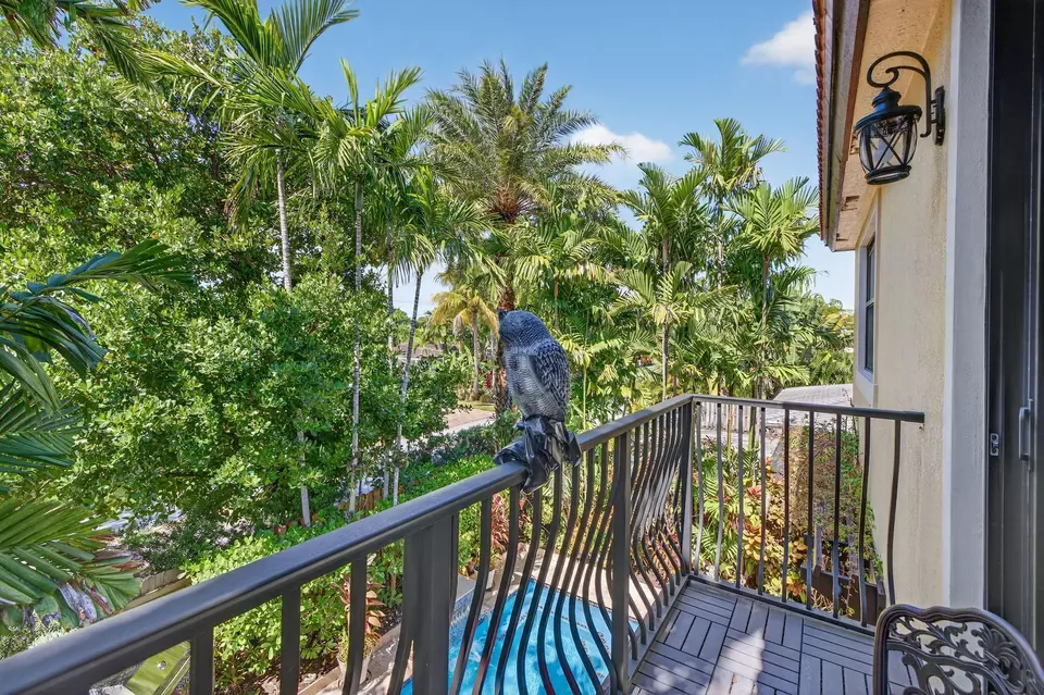 Exterior - 1747 NE 12th St #1747, Fort Lauderdale, FL 33304 photo 4 of 15