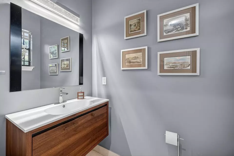 Bath - 1747 NE 12th St #1747, Fort Lauderdale, FL 33304 photo 1 of 7