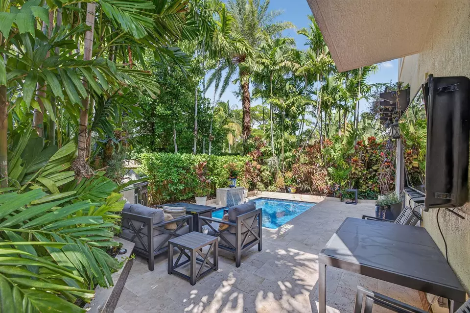 Exterior - 1747 NE 12th St #1747, Fort Lauderdale, FL 33304 photo 10 of 15