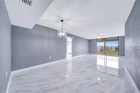 1100 Saint Charles Pl #708, Pembroke Pines, FL 33026