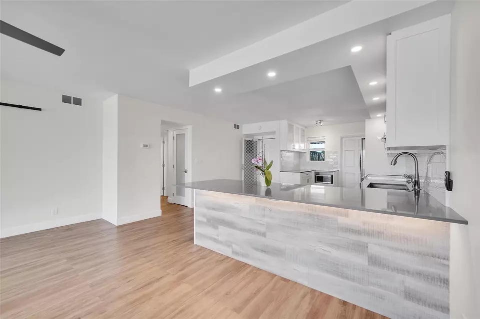 Kitchen - 3121 NE 51 St #406E, Fort Lauderdale, FL 33308 photo 9 of 9