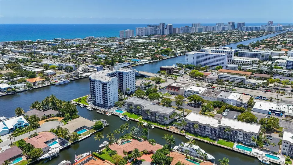 View/Area - 3121 NE 51 St #406E, Fort Lauderdale, FL 33308 photo 4 of 8