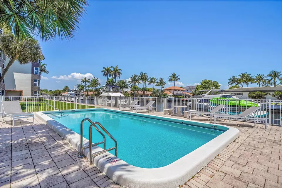 Exterior - 3121 NE 51 St #406E, Fort Lauderdale, FL 33308 photo 2 of 5