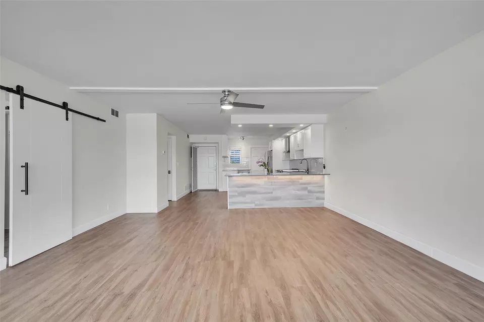 Living - 3121 NE 51 St #406E, Fort Lauderdale, FL 33308 photo 5 of 9