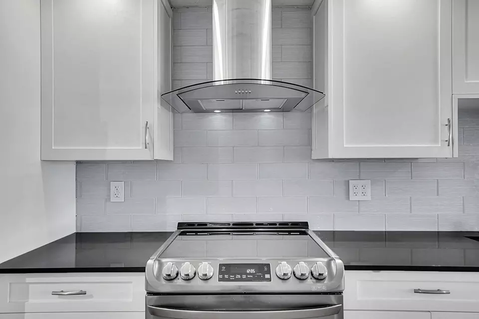 Kitchen - 3121 NE 51 St #406E, Fort Lauderdale, FL 33308 photo 5 of 9