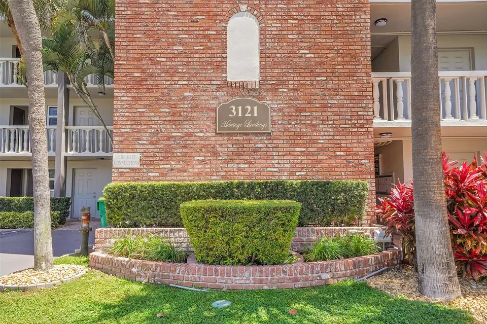 Exterior - 3121 NE 51 St #406E, Fort Lauderdale, FL 33308 photo 3 of 5